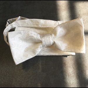 Majestic White bow tie and pocket square